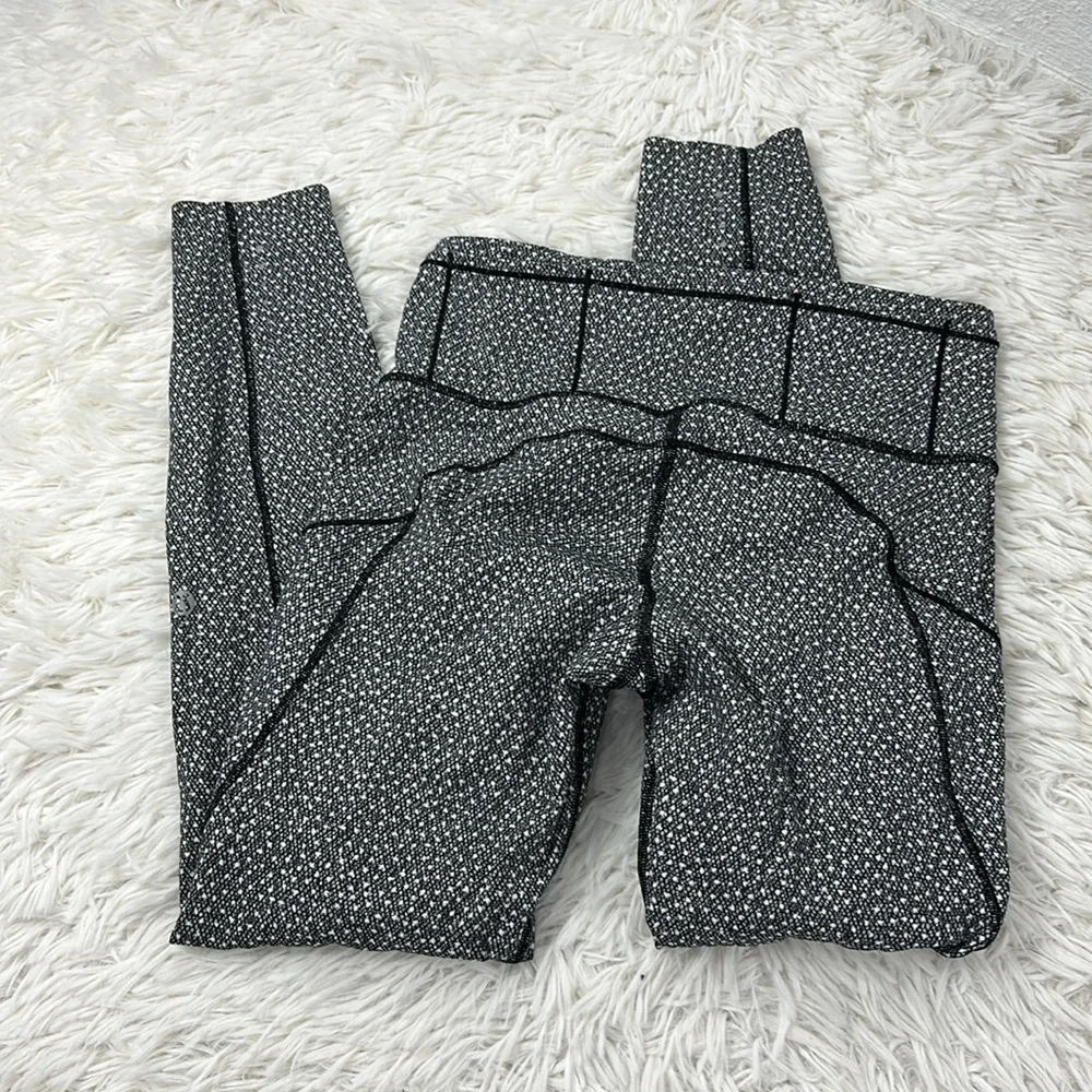 Lululemon Fast And Free 7/8 Tight Frozen Fizz White Black